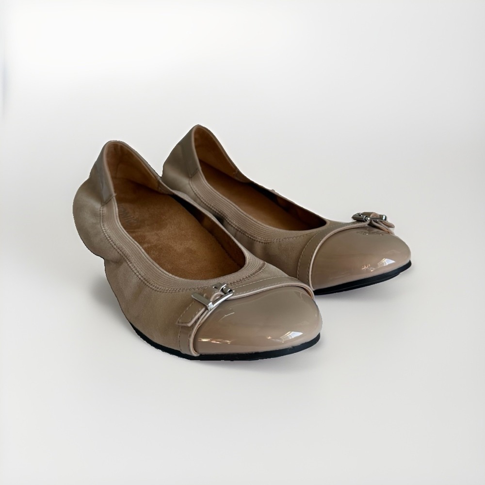 Vionic Neva Women's US 9 Taupe Suede Patent Cap Toe Buckle Ballet Flats - Picture 4 of 11